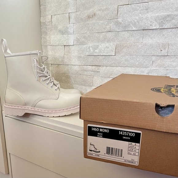 Dr. Martens 1460 MONO Smooth Leather (unisex) - Picture 1 of 12